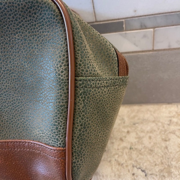 MGM Grand Cast Casino Green‎ Suede Toiletry Bag - Picture 2 of 10